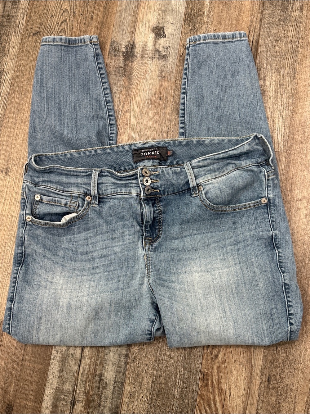 Torrid Light Wash Distressed Multi Button Fly Skinny Jegging Jeans Size 18